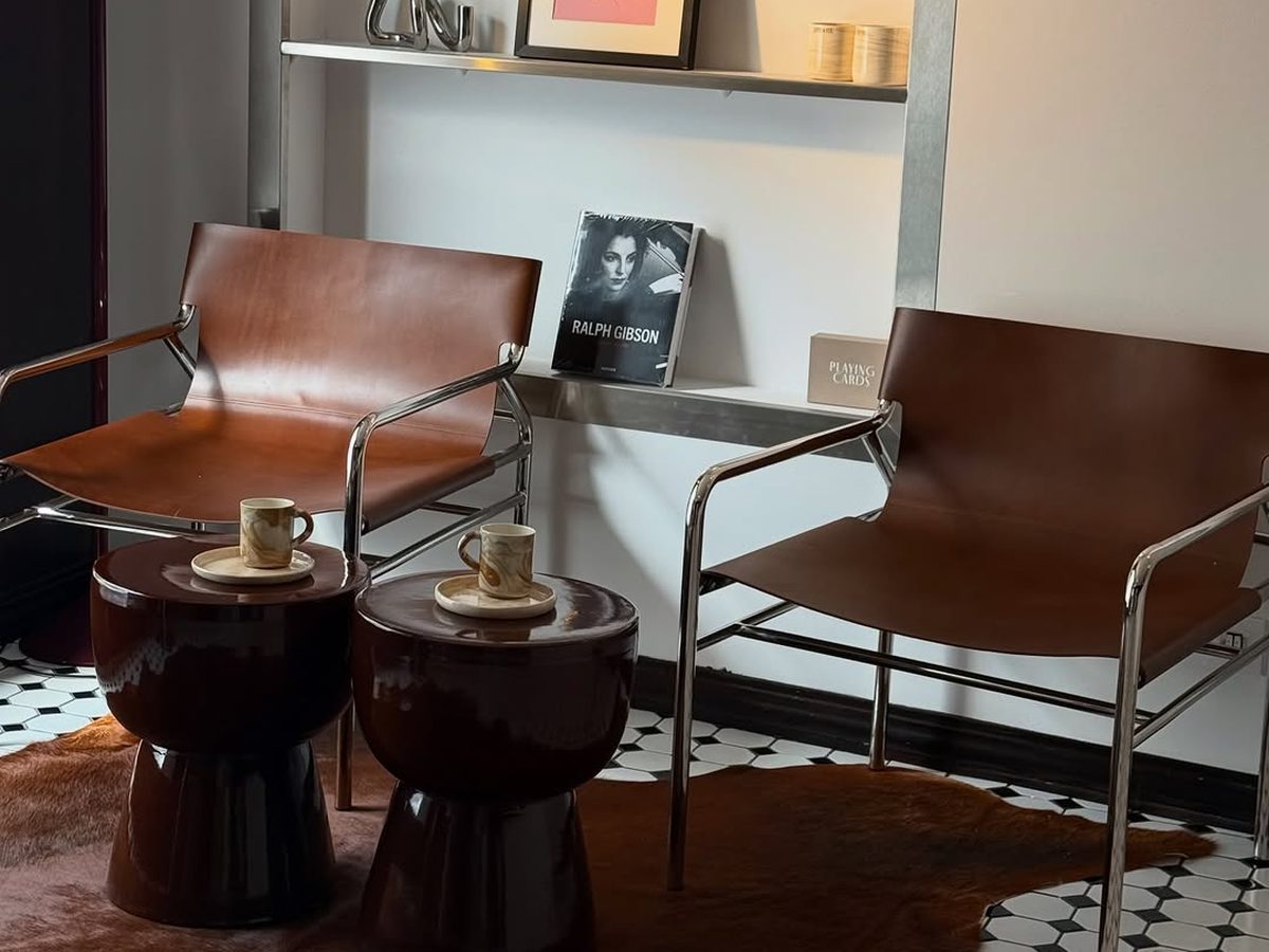 ANTIDOTE in Riga Old Town: leather chairs and cups on low tables